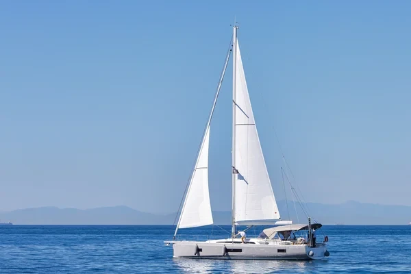Oceanis 51.1 - Boatscribe.com