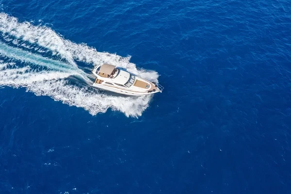 Princess 470 - Boatscribe.com