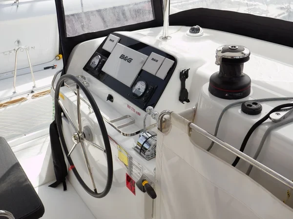 Lagoon 42 - Boatscribe.com