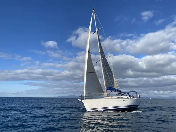 Sun Odyssey 42.2 - Boatscribe.com