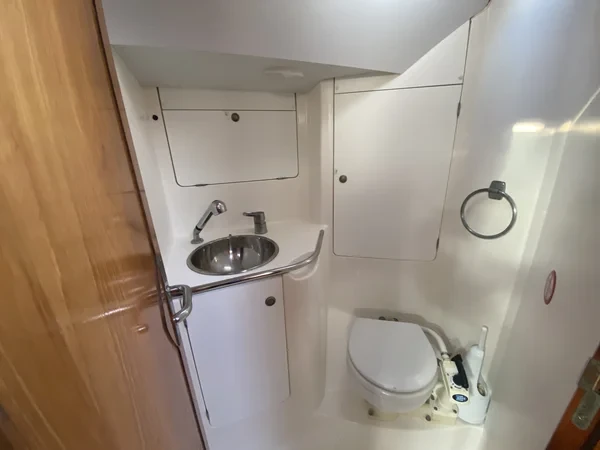 Sun Odyssey 42.2 - Boatscribe.com