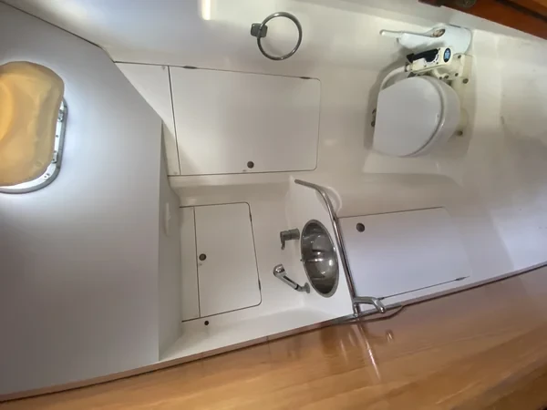 Sun Odyssey 42.2 - Boatscribe.com