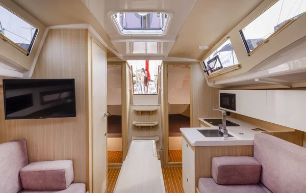 Maxus 34 - Boatscribe.com
