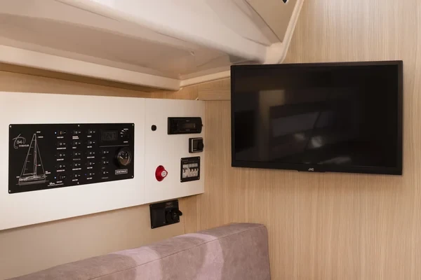 Maxus 34 - Boatscribe.com