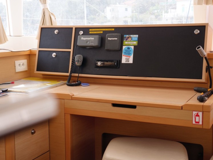 Lagoon 450 - Boatscribe.com