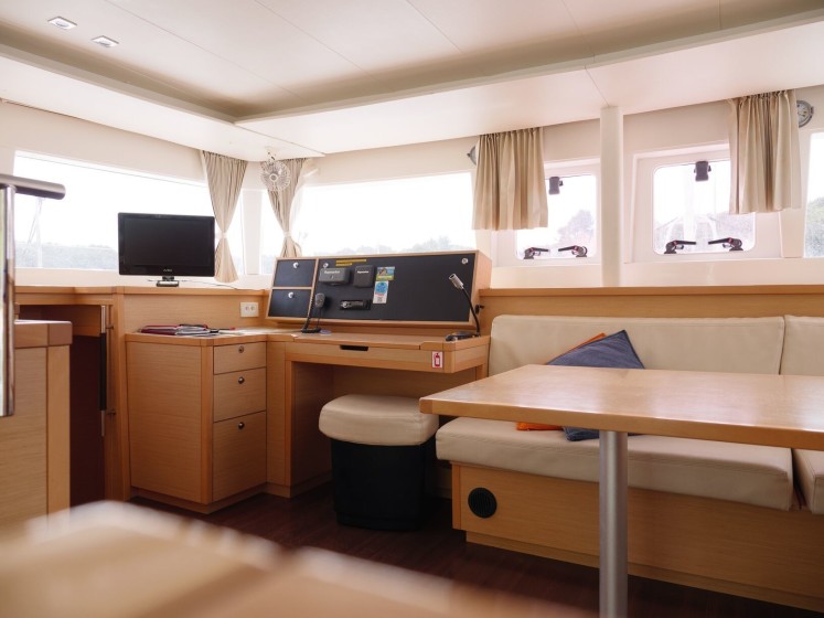 Lagoon 450 - Boatscribe.com