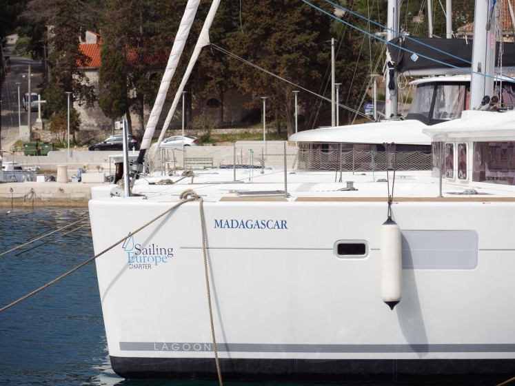Lagoon 450 - Boatscribe.com