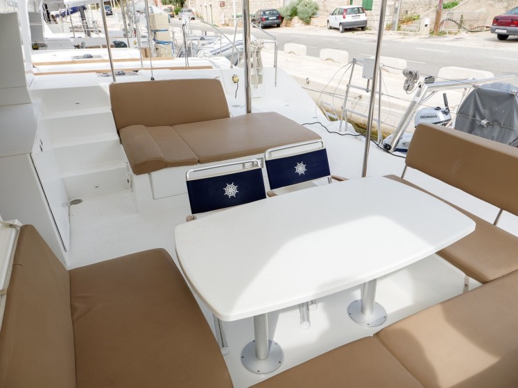 Lagoon 450 - Boatscribe.com