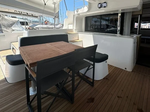Lagoon 46 - Boatscribe.com