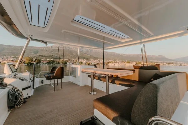 Lagoon 55 - Boatscribe.com