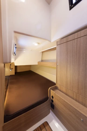 Nexus Revo 870 Prestige - Boatscribe.com