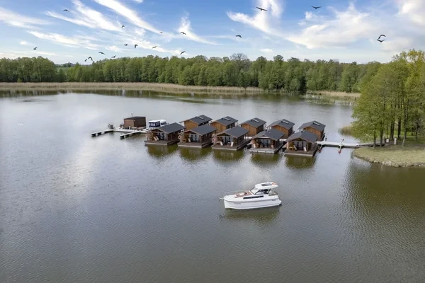 Nexus Revo 870 Prestige - Boatscribe.com