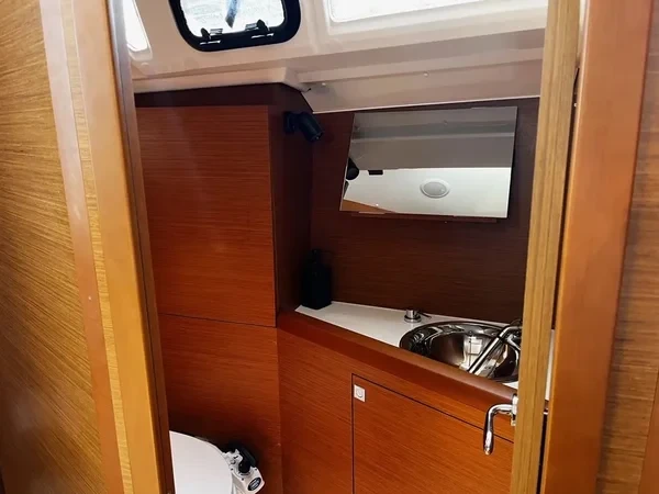 Sun Odyssey 349 - Boatscribe.com