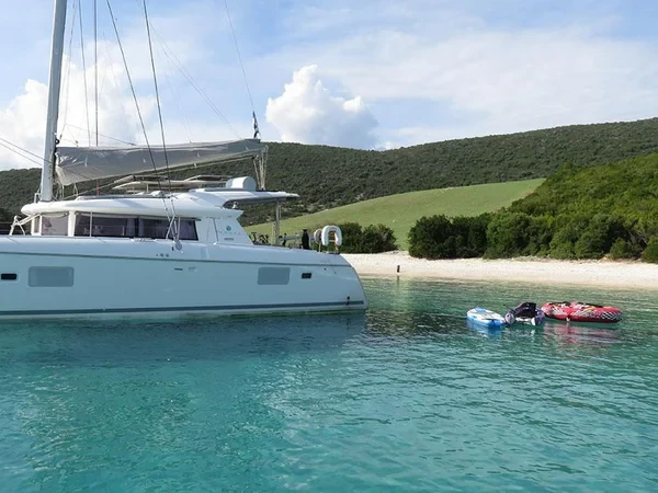 Lagoon 421 - Boatscribe.com