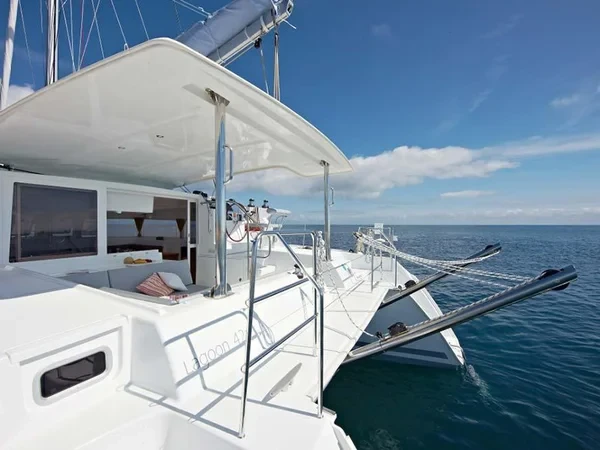Lagoon 421 - Boatscribe.com