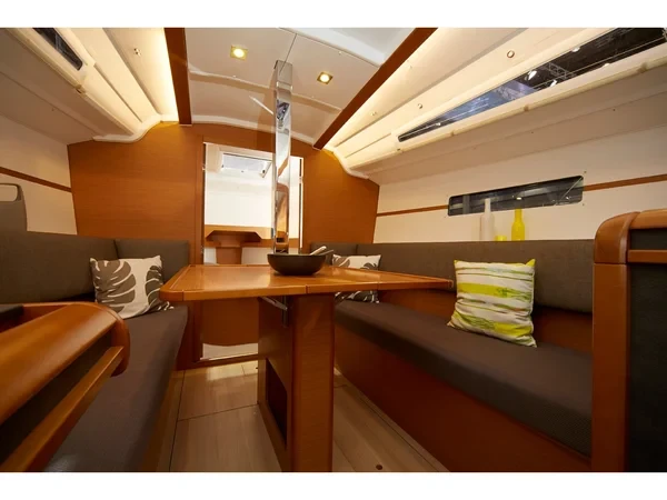 Sun Odyssey 349 - Boatscribe.com