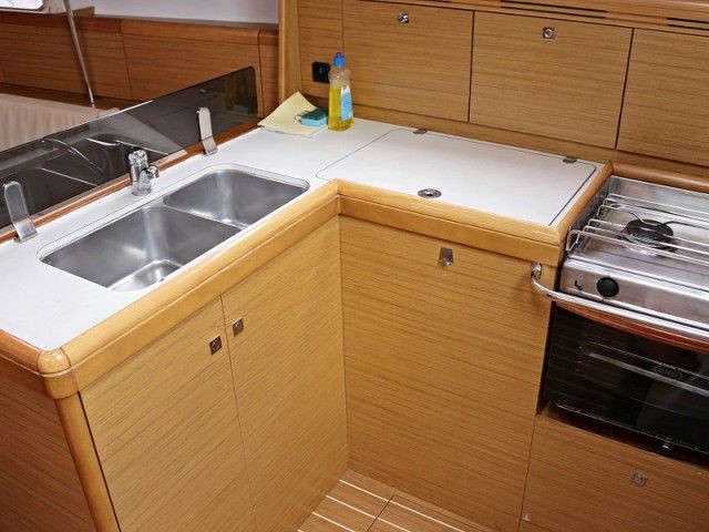 Sun Odyssey 36 - Boatscribe.com