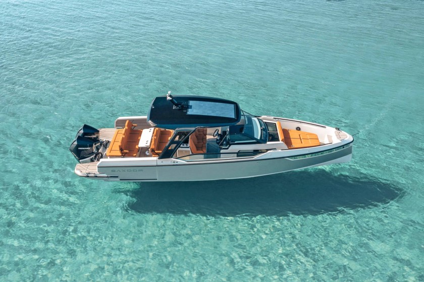 Saxdor 320 GTO - Boatscribe.com