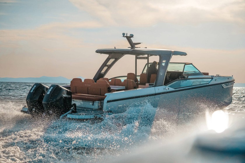 Saxdor 320 GTO - Boatscribe.com
