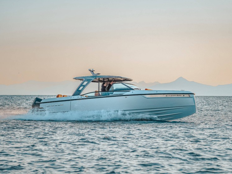 Saxdor 320 GTO - Boatscribe.com