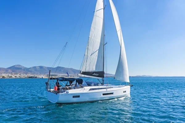 Oceanis 40.1 - Boatscribe.com