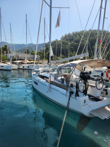 Oceanis 30.1 - Boatscribe.com