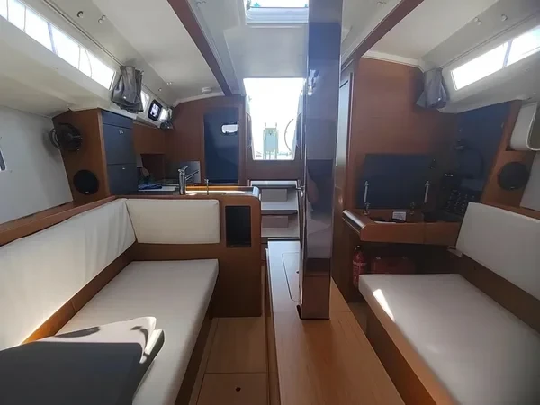 Sun Odyssey 349 - Boatscribe.com