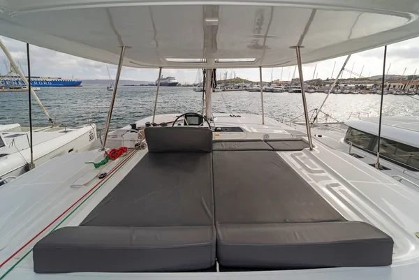 Lagoon 46 - Boatscribe.com
