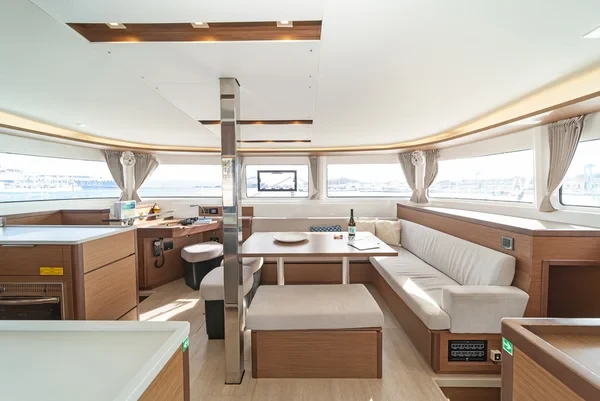 Lagoon 46 - Boatscribe.com