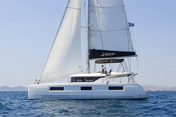 Lagoon 46 - Boatscribe.com