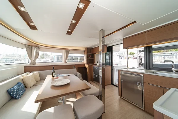 Lagoon 46 - Boatscribe.com