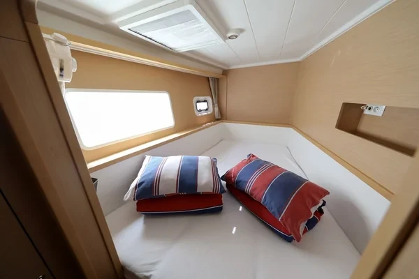 Lagoon 400 S2 - Boatscribe.com