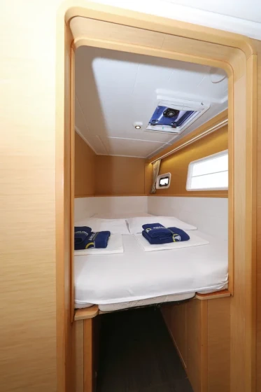 Lagoon 400 S2 - Boatscribe.com