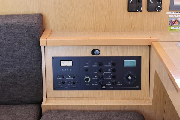 Lagoon 400 S2 - Boatscribe.com
