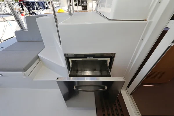 Lagoon 400 S2 - Boatscribe.com