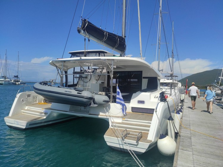 Lagoon 42 - Boatscribe.com