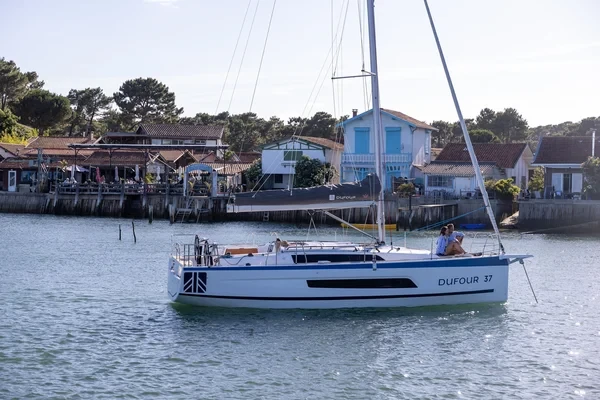 Dufour 37 - Boatscribe.com