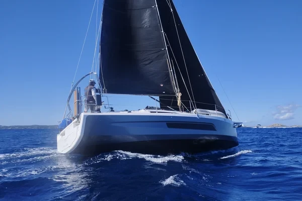 Dufour 37 - Boatscribe.com