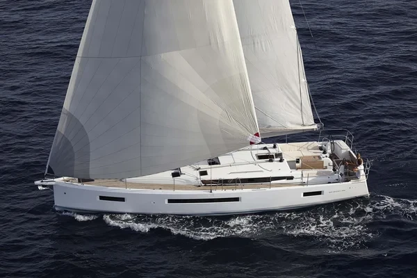 Sun Odyssey 490 - Boatscribe.com