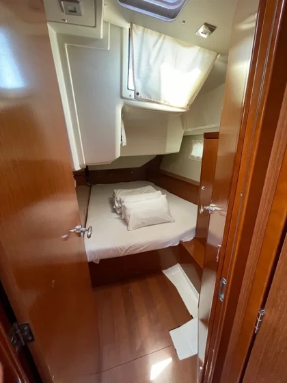 Oceanis 45 - Boatscribe.com