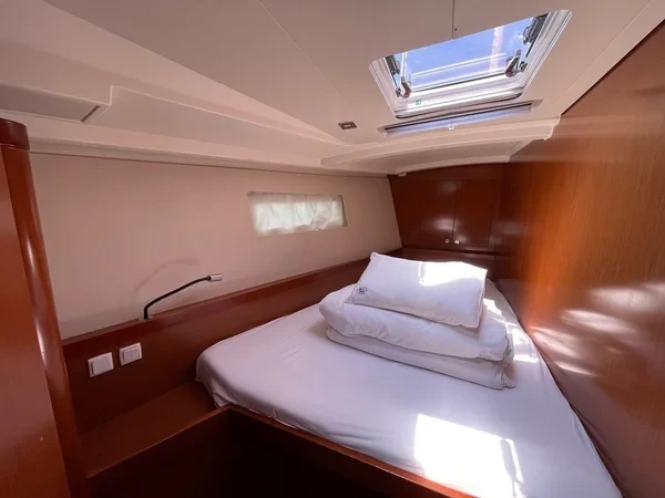 Oceanis 45 - Boatscribe.com