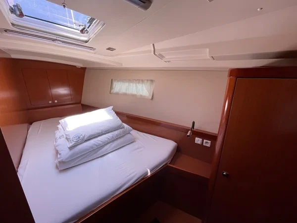 Oceanis 45 - Boatscribe.com