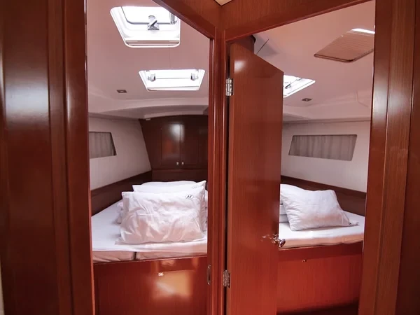 Oceanis 45 - Boatscribe.com