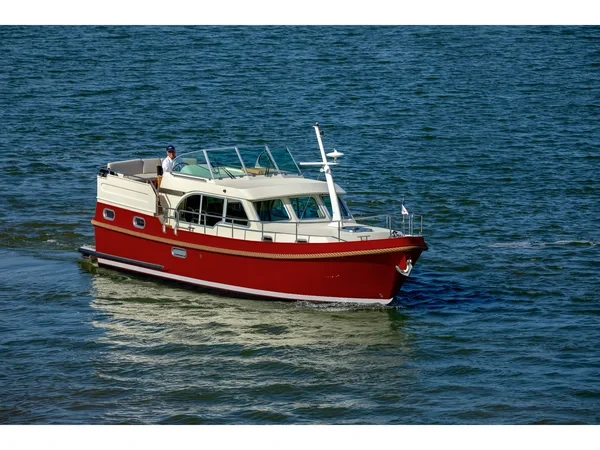 Grand Sturdy 35.0 AC - Boatscribe.com