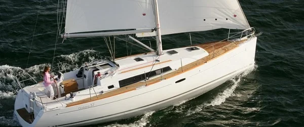 Oceanis 37 - Boatscribe.com