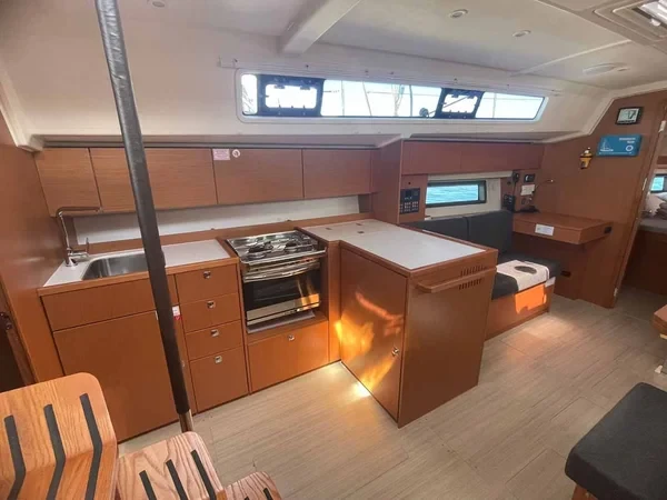 Bavaria C42 - Boatscribe.com