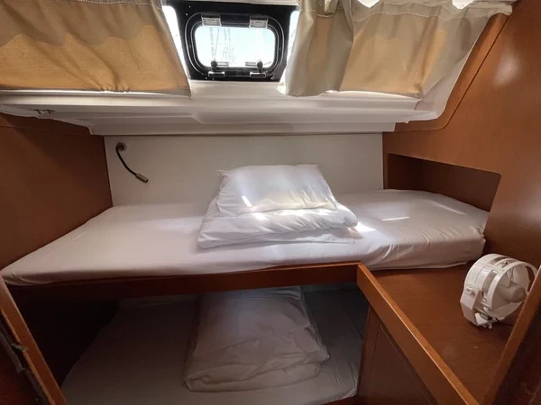 Oceanis 48 - Boatscribe.com