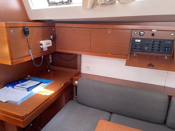 Oceanis 48 - Boatscribe.com