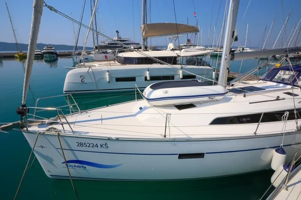 Bavaria 46 Cruiser - Boatscribe.com