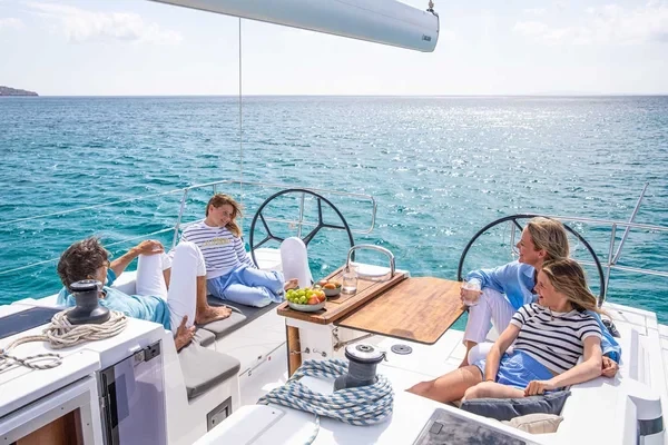 Bavaria 42 Cruiser - Boatscribe.com